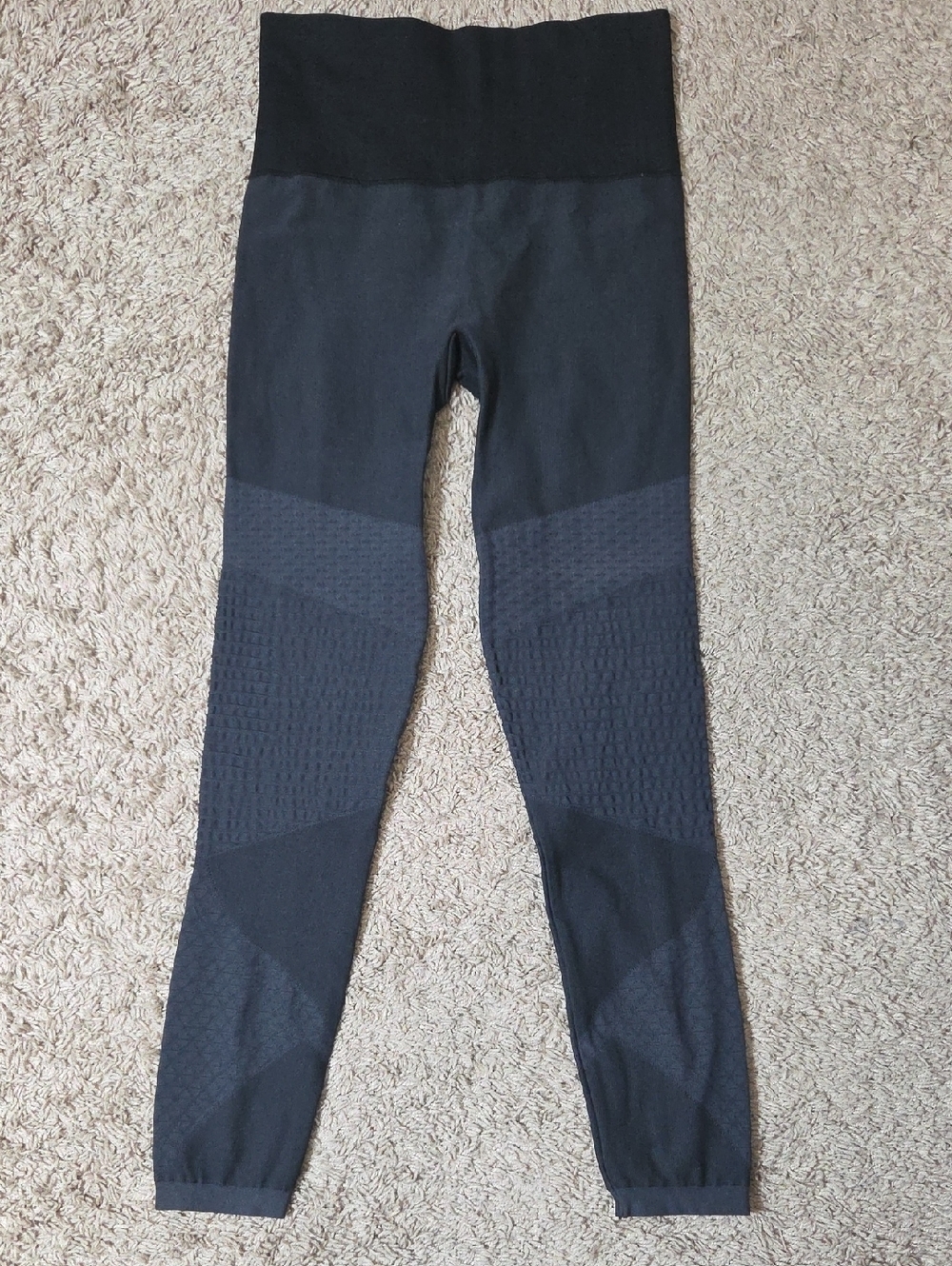 SPANX Black Body Contouring Seamless High-Waist Leggings, Sz Medium
